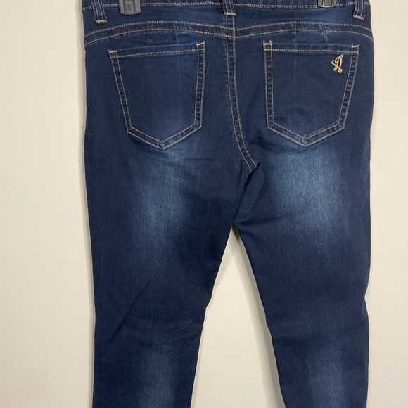 V.I.P jeans - Picture 2 of 3